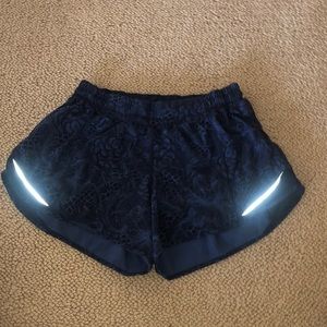 Lululemon hotty hot shorts 4”